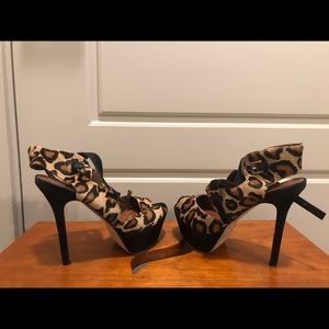 Sam Edelman Noura Leopard Platform Heels